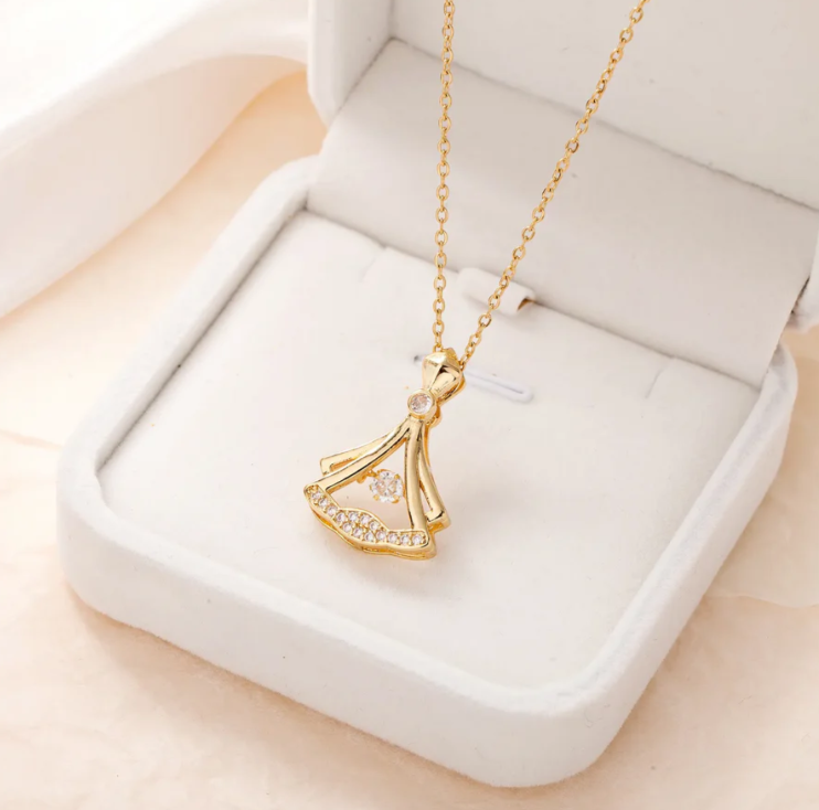 Noorah Gold plated fan necklace